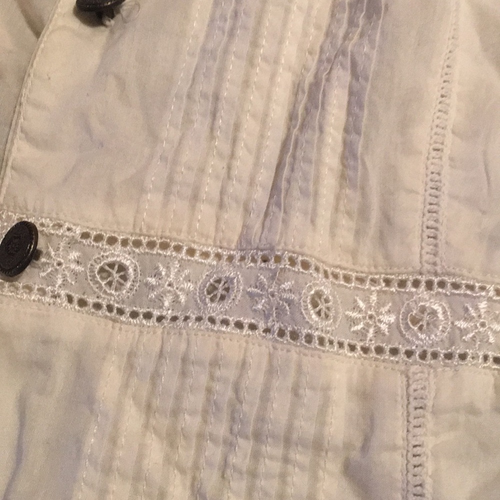 Button up top - Picture 2 of 5